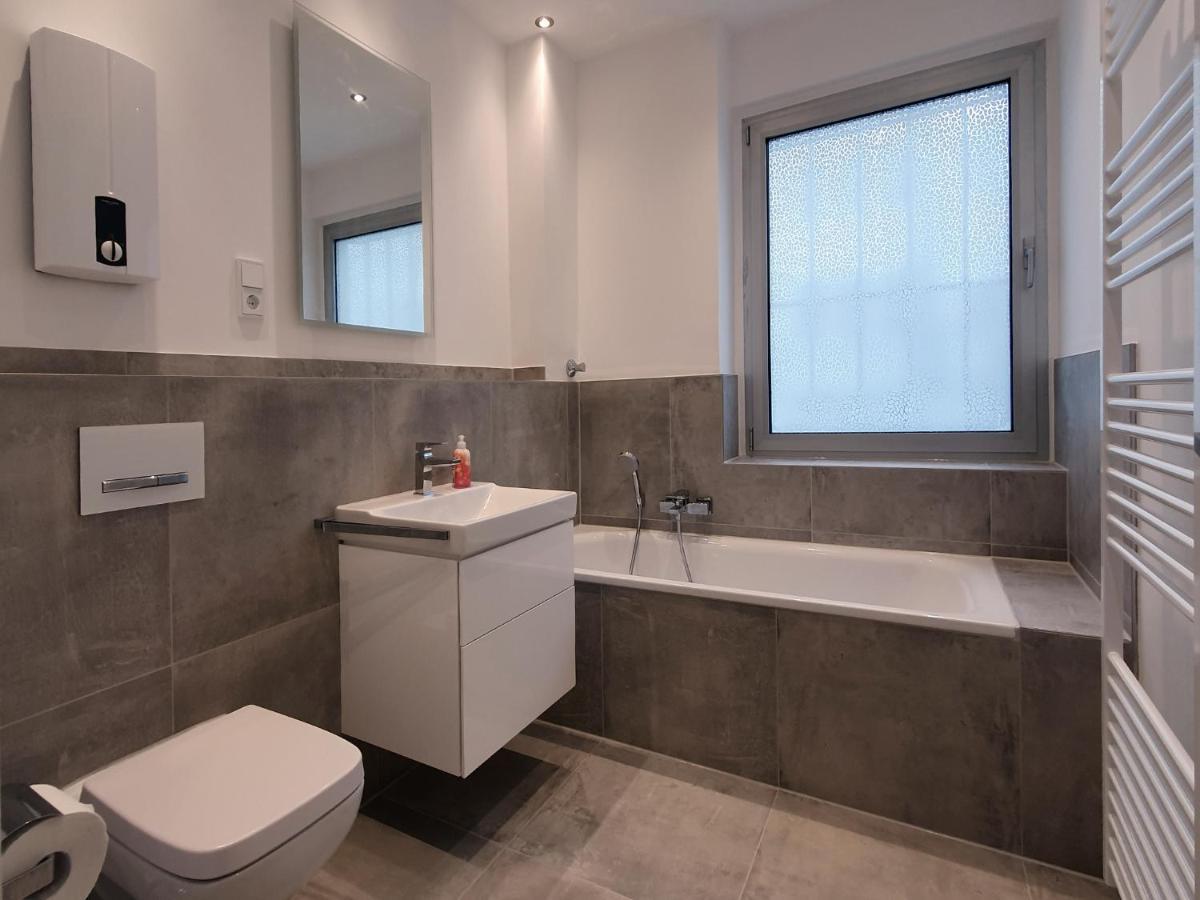 Graf-Adolflux Apartment Dusseldorf Bagian luar foto