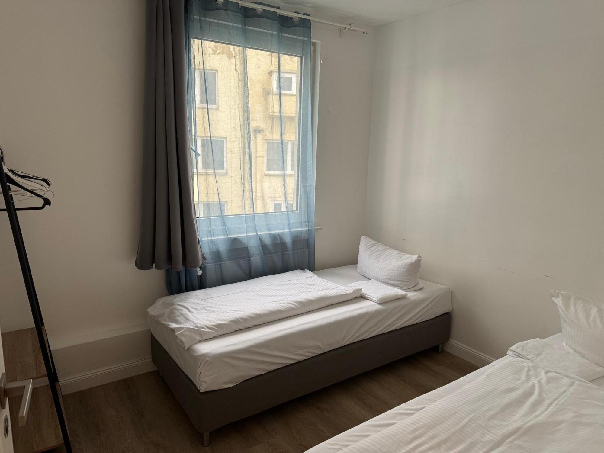 Graf-Adolflux Apartment Dusseldorf Bagian luar foto
