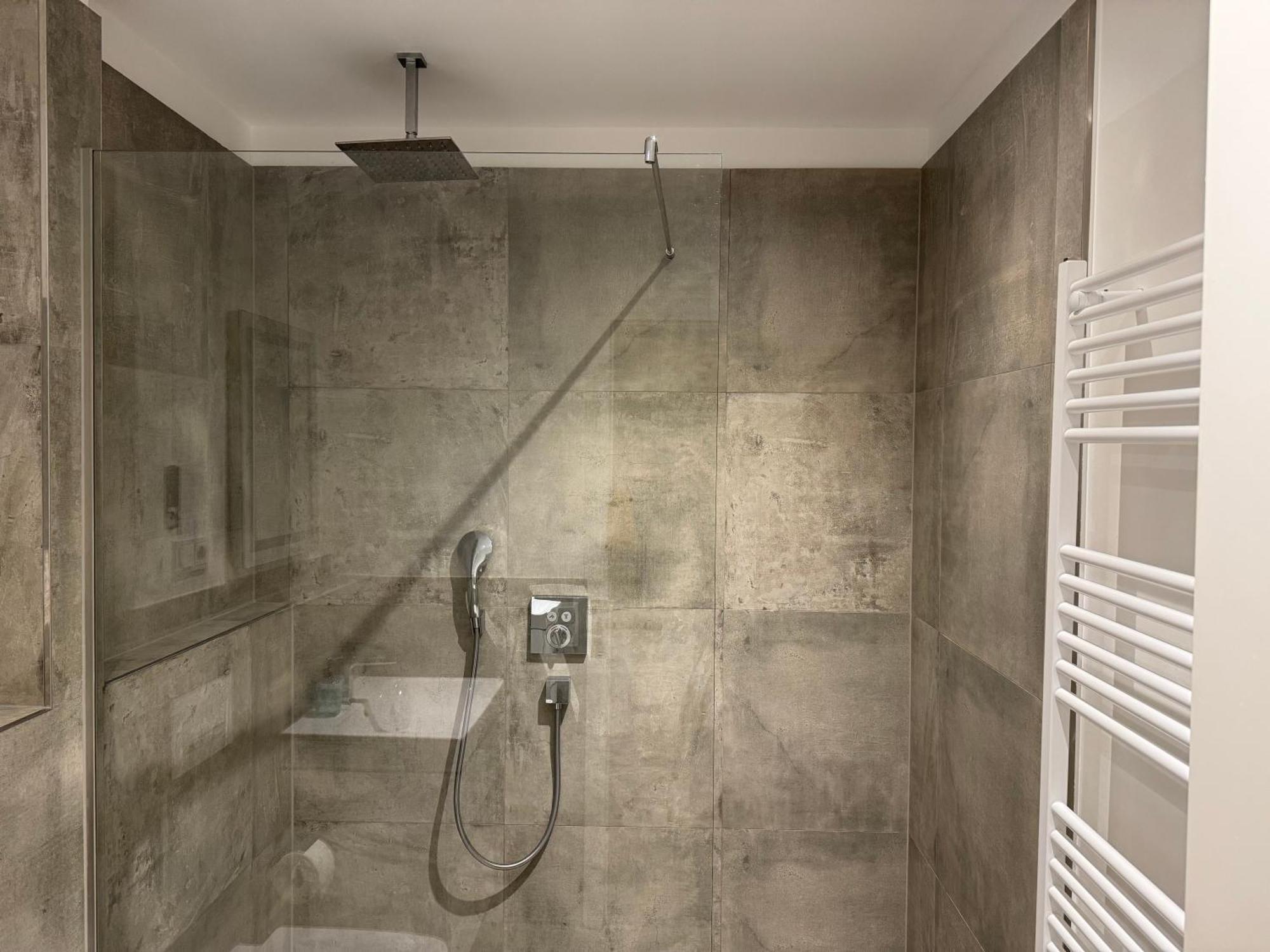 Graf-Adolflux Apartment Dusseldorf Bagian luar foto
