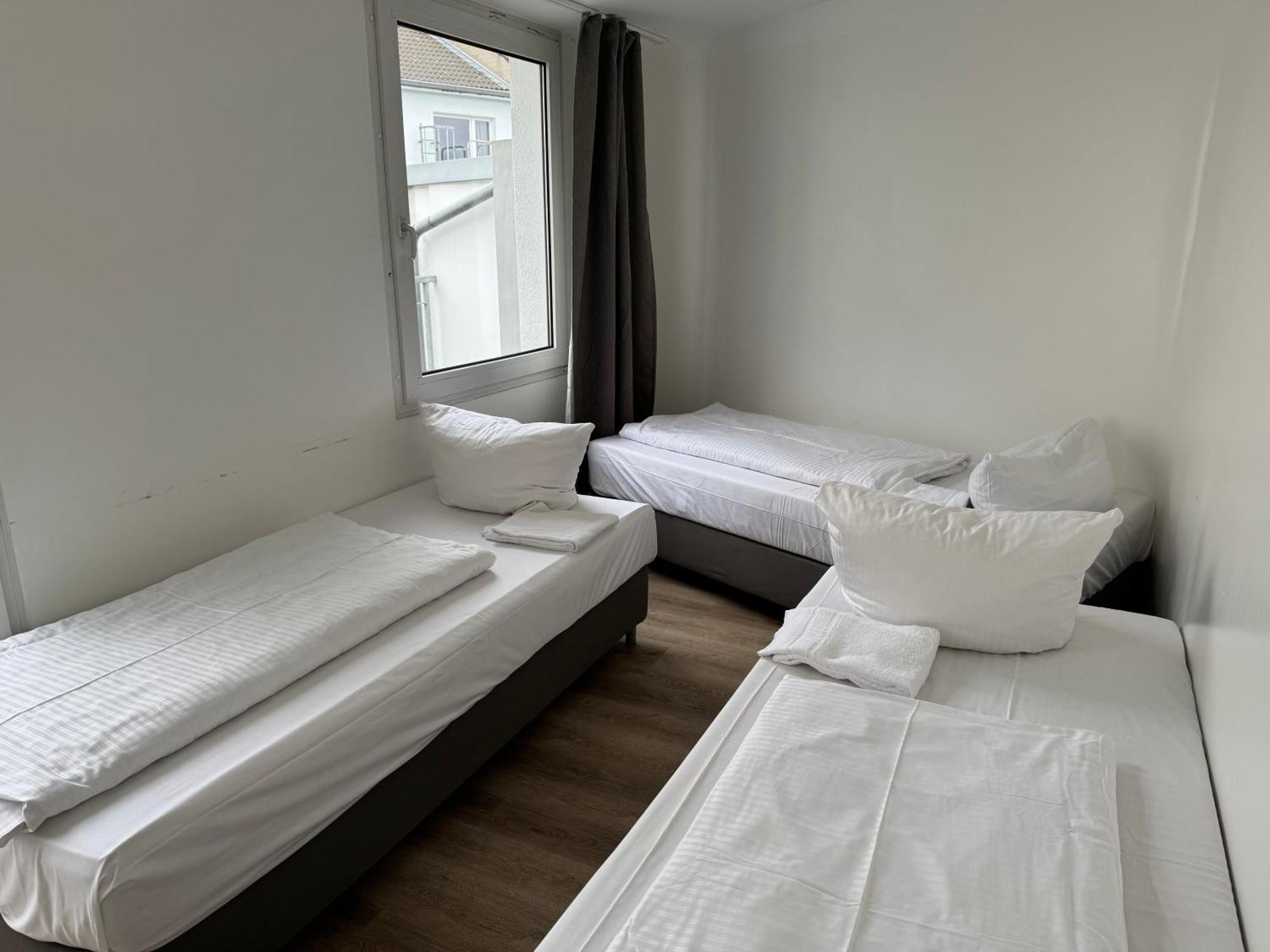 Graf-Adolflux Apartment Dusseldorf Bagian luar foto