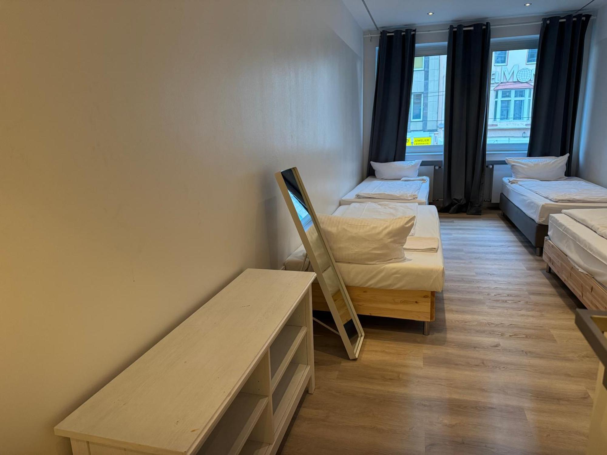 Graf-Adolflux Apartment Dusseldorf Bagian luar foto