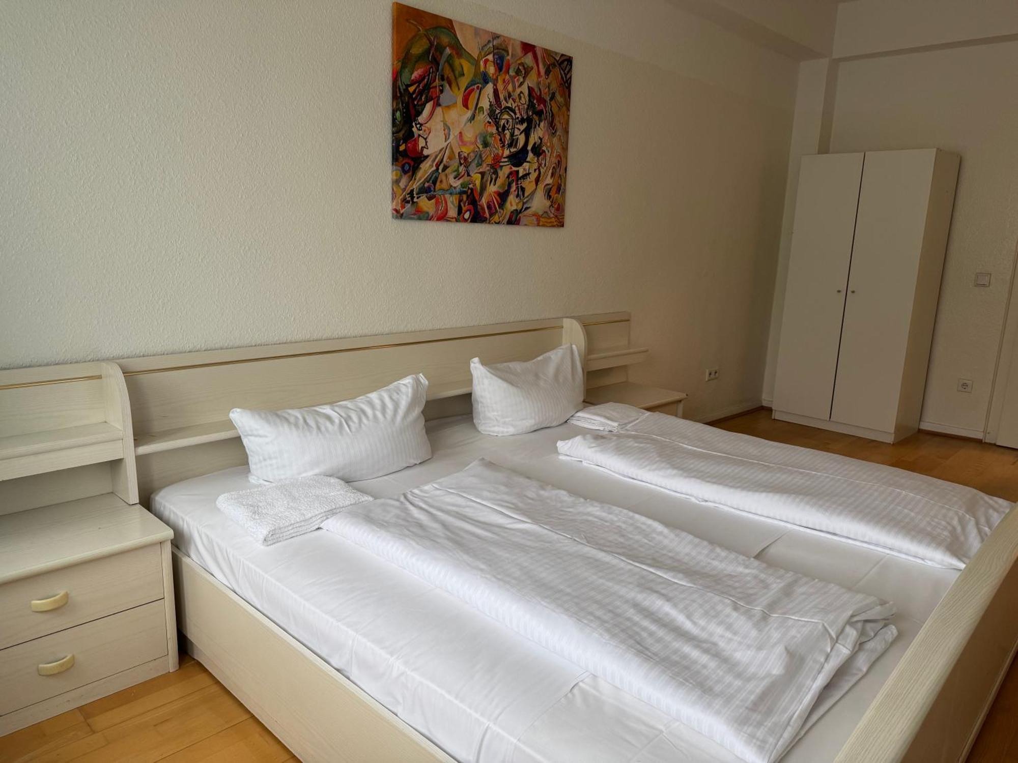 Graf-Adolflux Apartment Dusseldorf Bagian luar foto