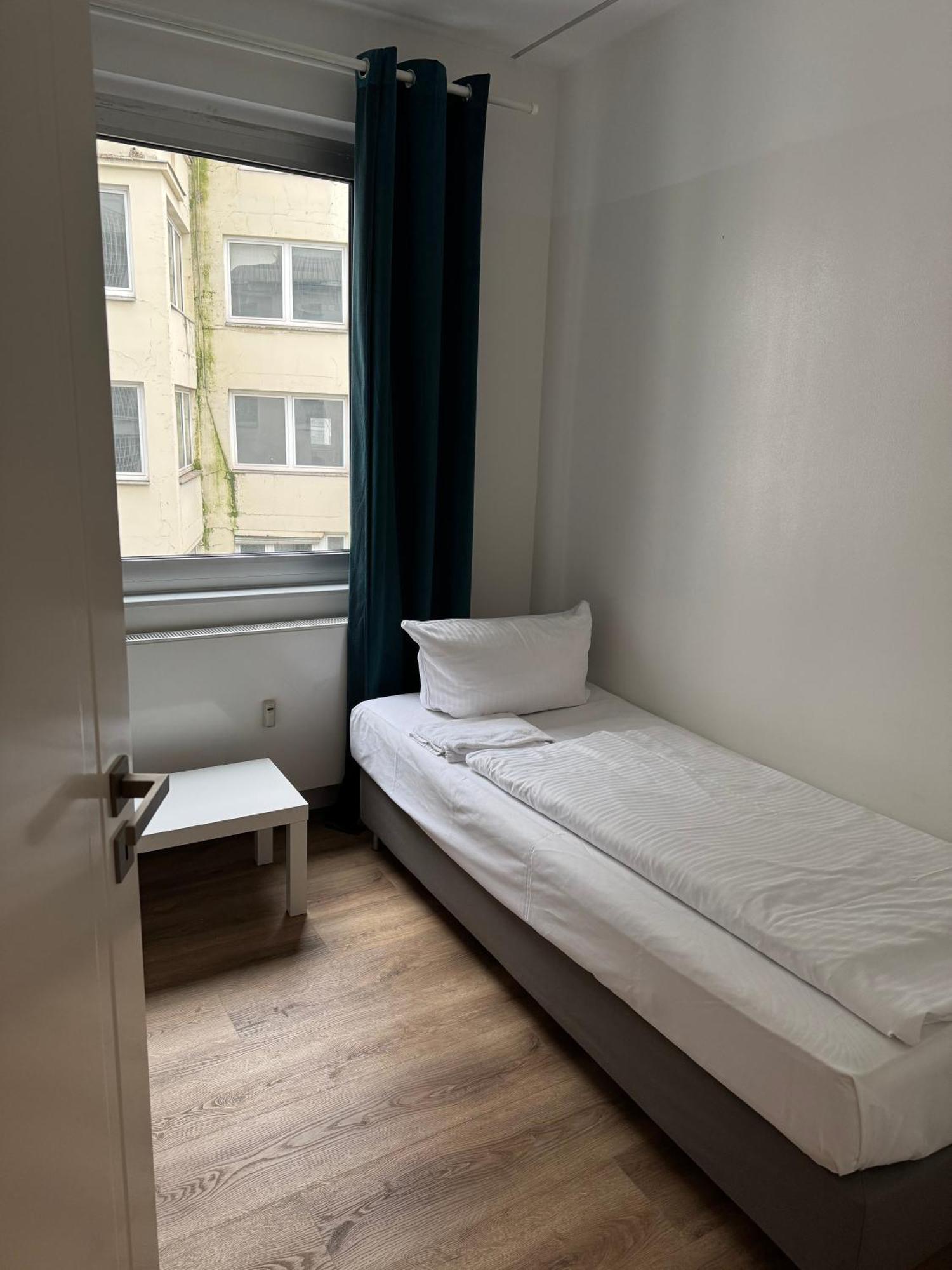 Graf-Adolflux Apartment Dusseldorf Bagian luar foto