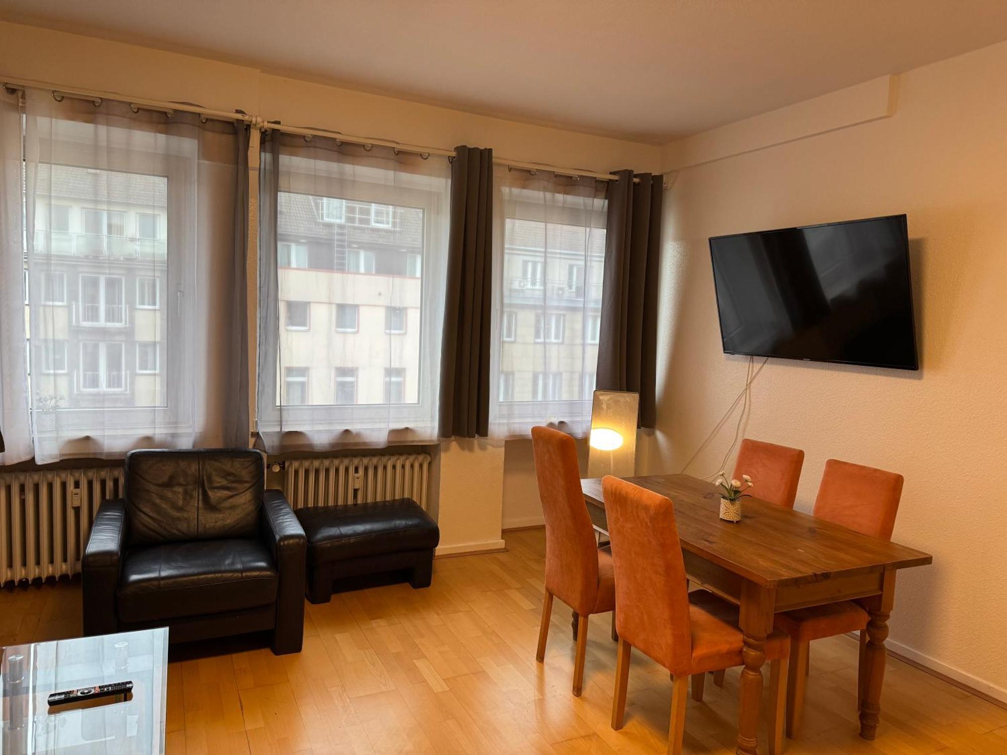 Graf-Adolflux Apartment Dusseldorf Bagian luar foto