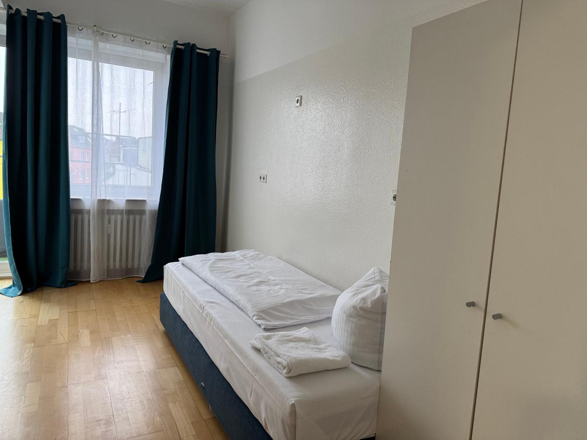 Graf-Adolflux Apartment Dusseldorf Bagian luar foto