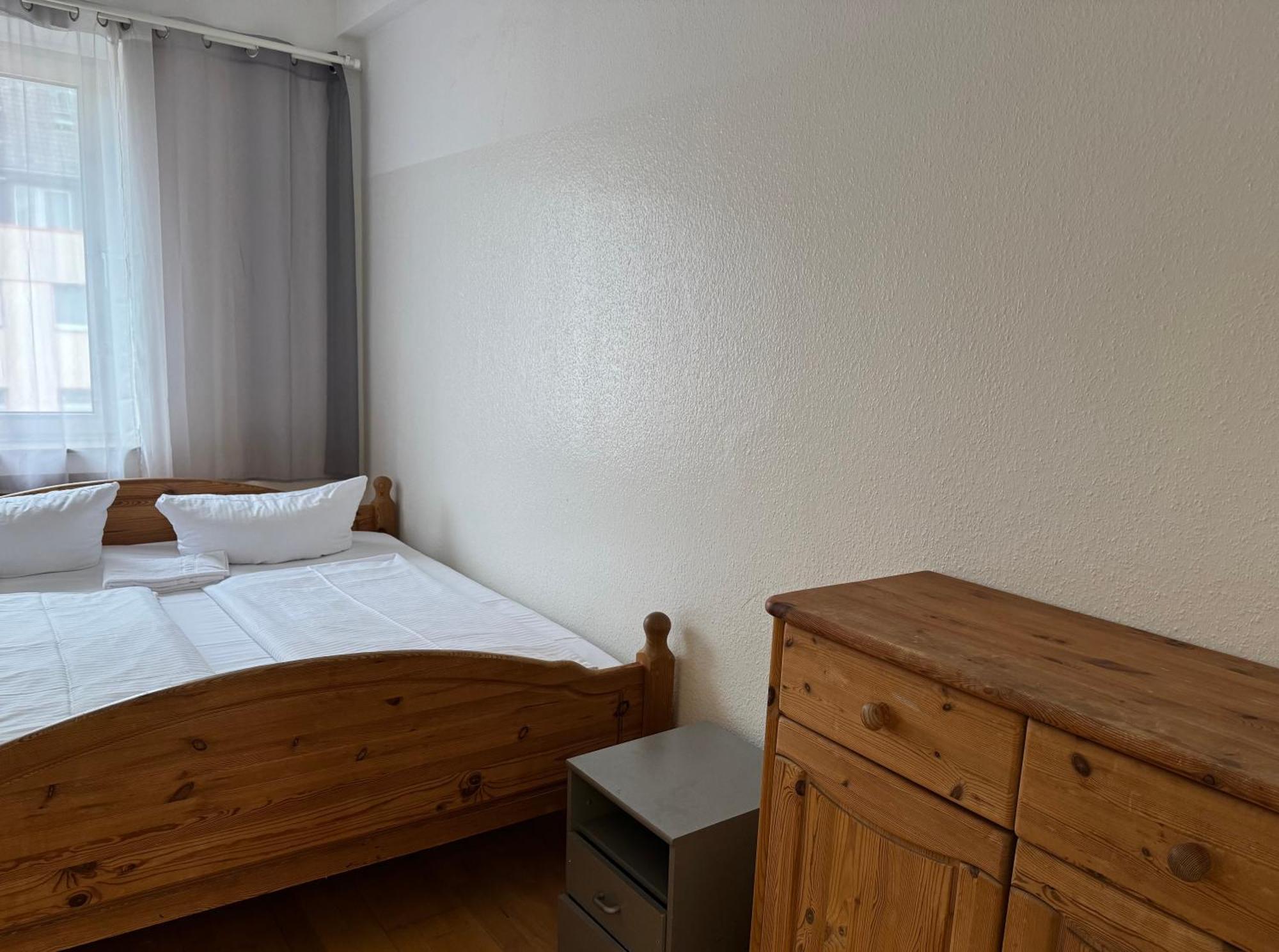 Graf-Adolflux Apartment Dusseldorf Bagian luar foto